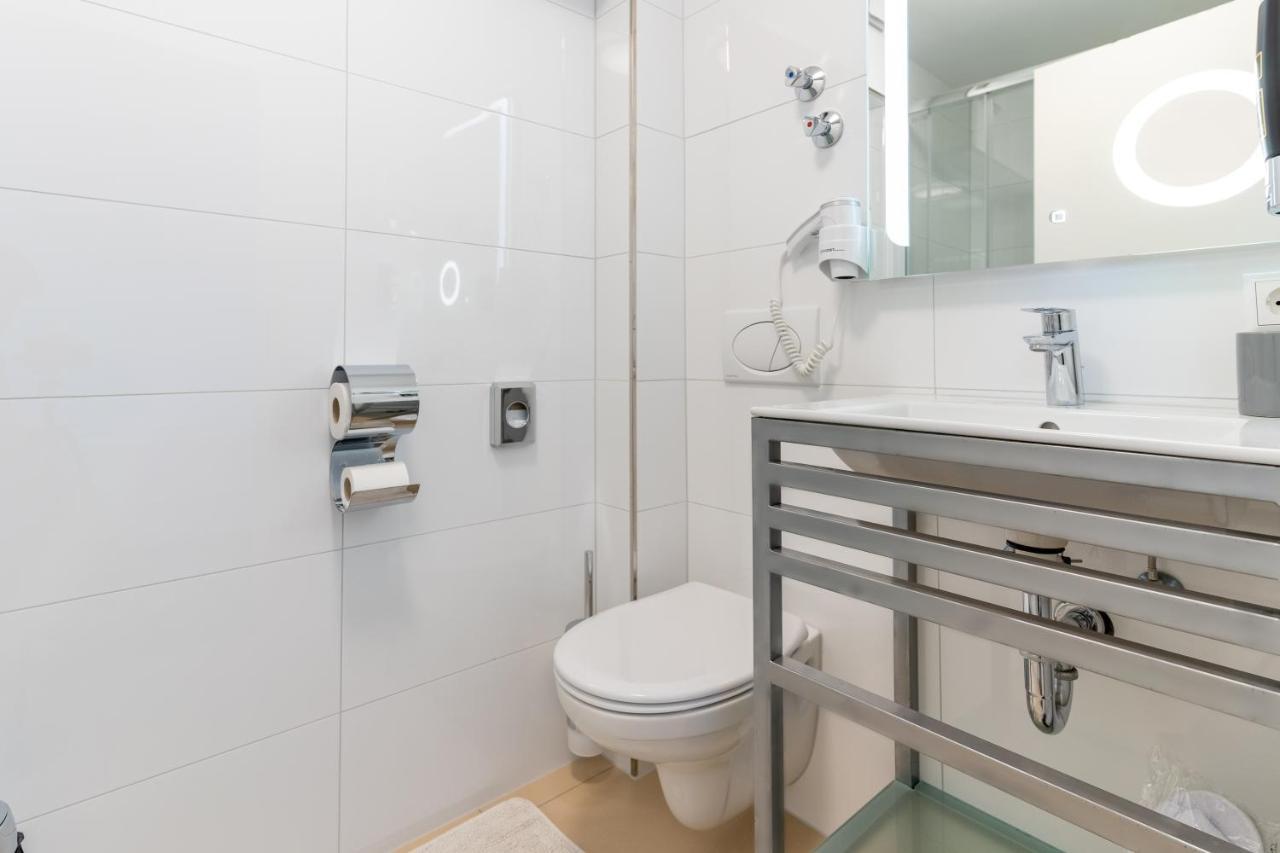 Hotel Myrsini Kirchentellinsfurt エクステリア 写真