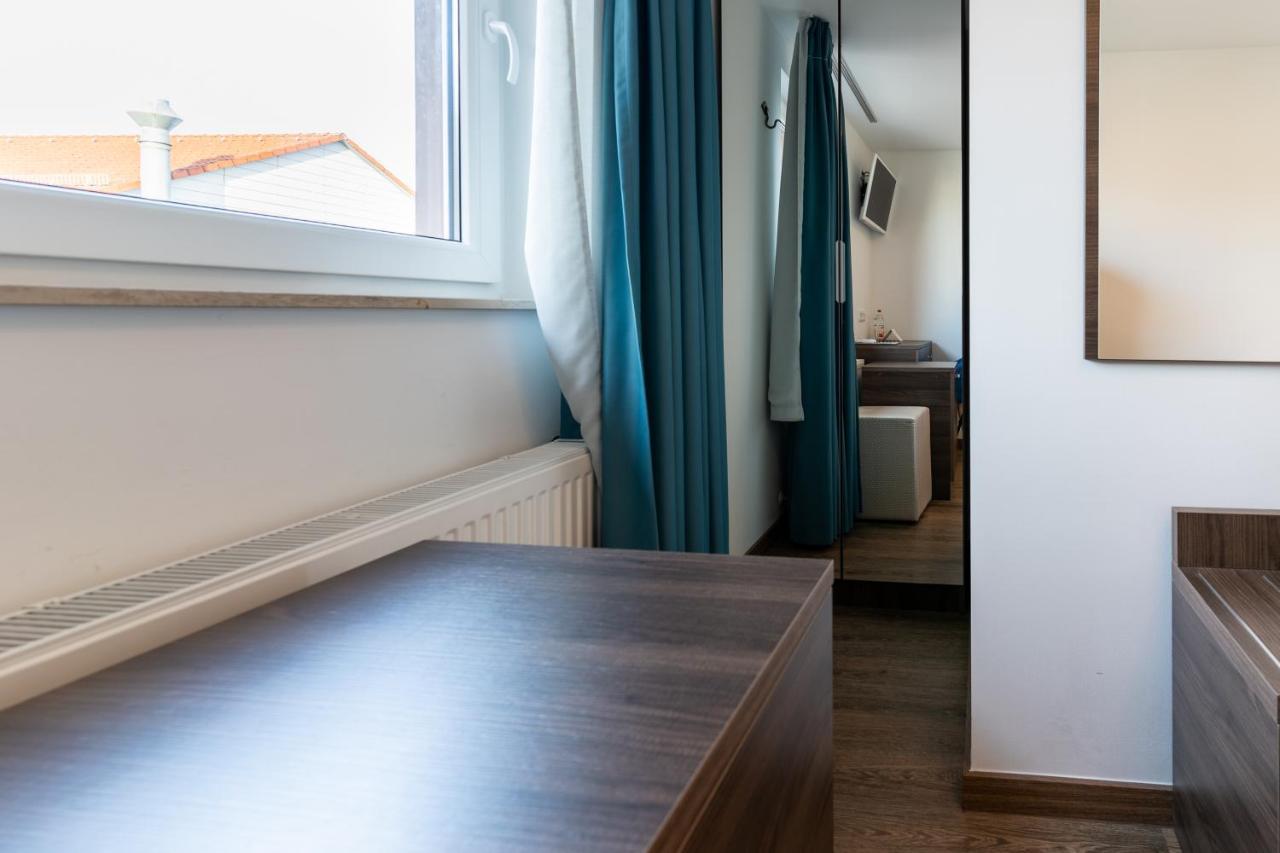 Hotel Myrsini Kirchentellinsfurt エクステリア 写真