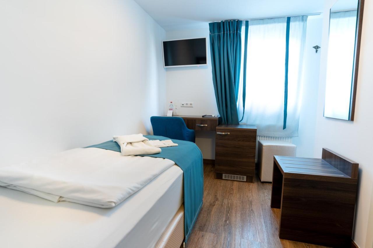 Hotel Myrsini Kirchentellinsfurt エクステリア 写真
