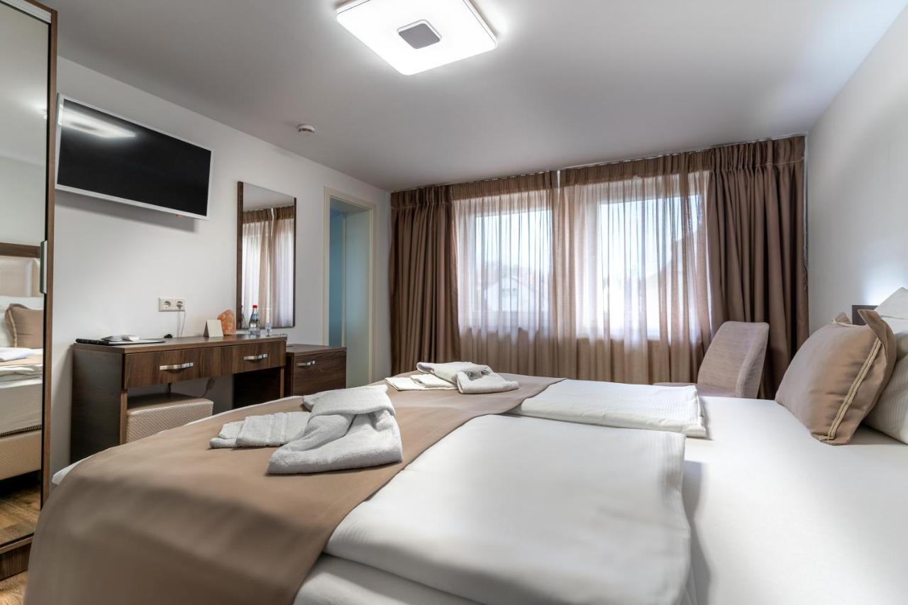 Hotel Myrsini Kirchentellinsfurt エクステリア 写真
