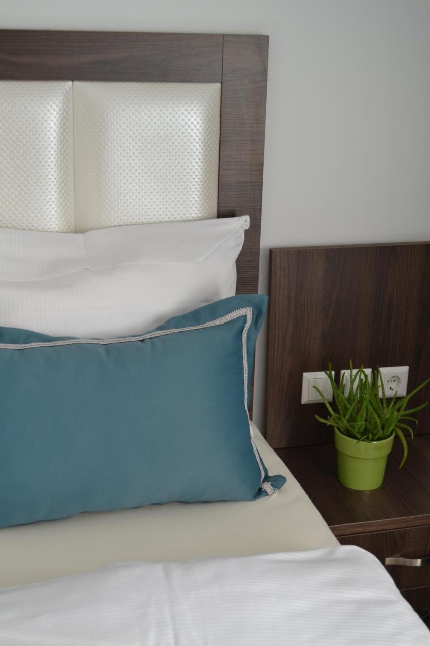 Hotel Myrsini Kirchentellinsfurt エクステリア 写真